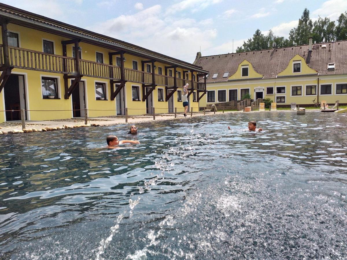 Aparthotel Blatský dvůr Veselí nad Lužnicí Exteriér fotografie