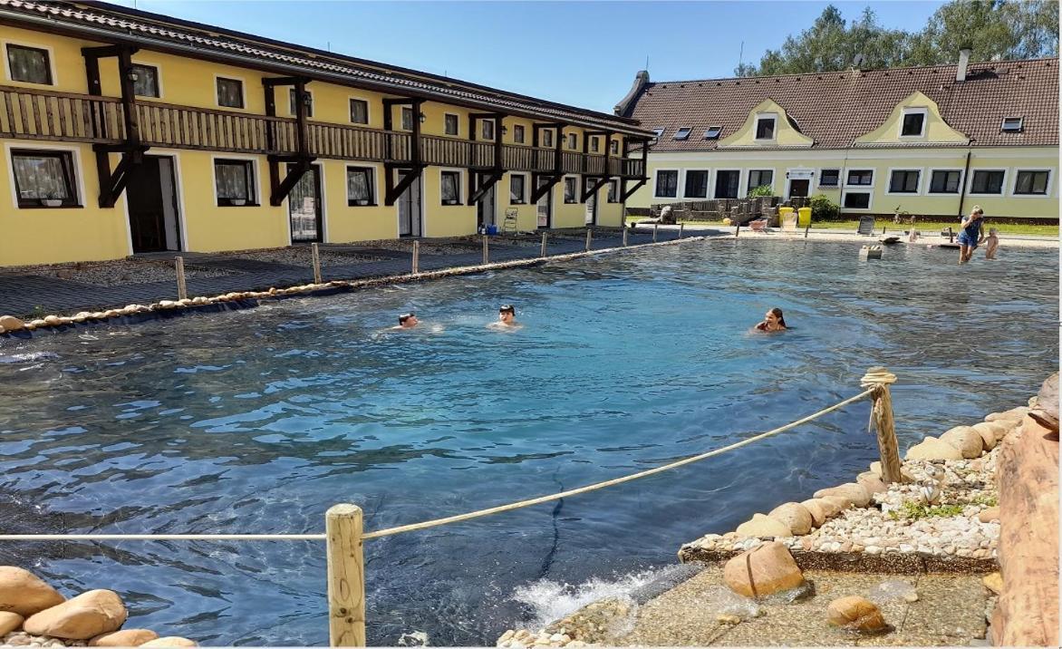 Aparthotel Blatský dvůr Veselí nad Lužnicí Exteriér fotografie